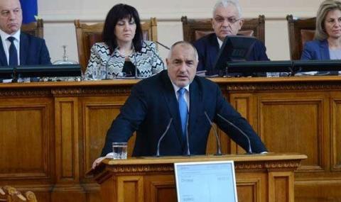 Борисов и Аврамова обясняват за тол системата в парламента - 1