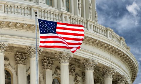 Сенатът на САЩ прие повишаването на тавана на държавния дълг  - 1
