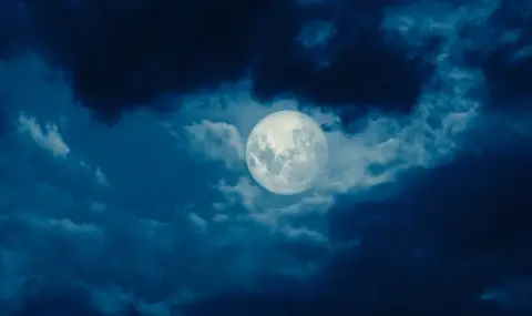 Последно пълнолуние за 2025 г.: Студена луна изгрява в небето в четвъртък - 1