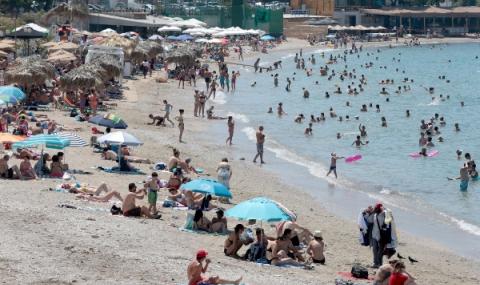 Туристите в Гърция харчат повече - 1