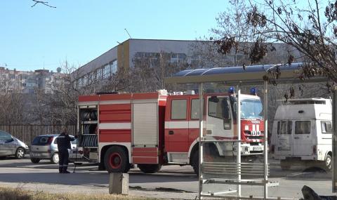 Угасиха пожар в двора на пловдивско училище - 1