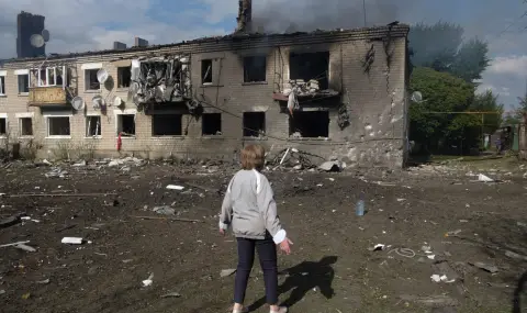 Украйна евакуира над 4000 души заради руската офанзива към Харков - 1