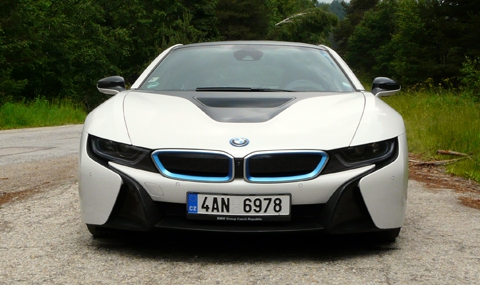 Тест на суперкупето BMW i8 - 1