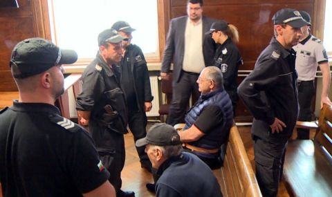 Убийците на аптекарката от Русе влизат в затвора за 25 години - 1