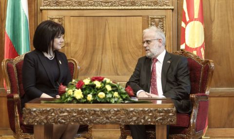 Караянчева: Не е вярно, че не съм се срещала с колегата от Северна Македония - 1