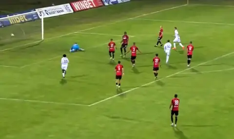 Локо Пд се спаси от директно изпадане след победа срещу Славия - 1