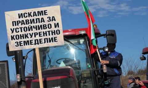 С хоро протестират фермерите на турската граница - 1