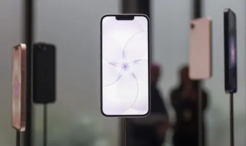 Apple стана втората компания в историята с пазарна капитализация над 5 трилиона долара - 1