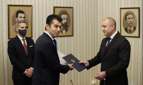 Радев връчва първи мандат за съставяне на правителство - 1