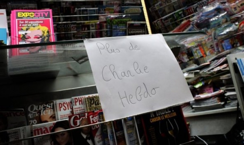 Разграбиха новия брой на „Шарли Ебдо“ (обновена) - 1