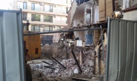 Ново срутване на къщата край строежа в Пловдив - 1