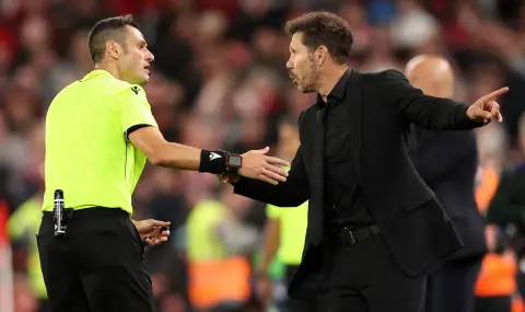 Диего Симеоне налетя на фен на Ливърпул на "Анфийлд" - 1