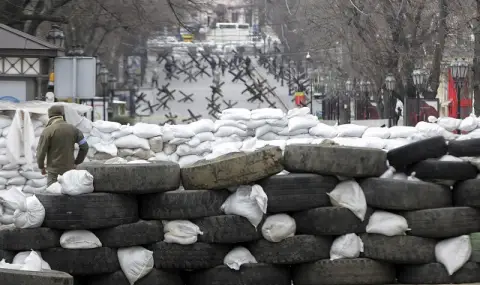 Under Russian shelling! Loud explosions erupted in the center of Odessa  - 1