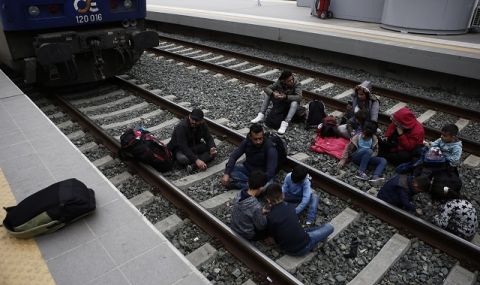Засилен трафик! Гърция е арестувала миналата година около 1300 предполагаеми трафиканти на хора по речната граница с Турция - 1