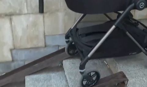 Подлези в София са недостъпни за майки с колички, рампите са от 40 години, няма асансьори - 1