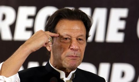 Зад решетките! Бившият пакистански премиер Имран Хан получи присъда от три години затвор  - 1
