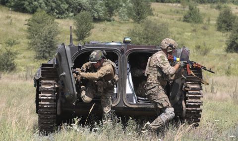 Американските касетъчни бомби дават нов тласък на контранастъплението на Украйна - 1