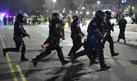 Trump administration asks Supreme Court to end protections for Syrian immigrants - 1