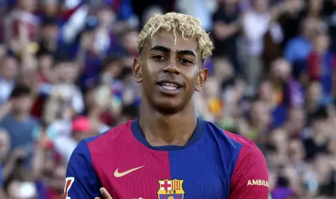 Ламин Ямал отложи официалната снимка за новия си договор с Барселона — ето причината  - 1