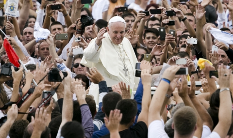 Папа Франциск в Албания: Кажете &quot;не&quot; на преклонението пред парите! - 1