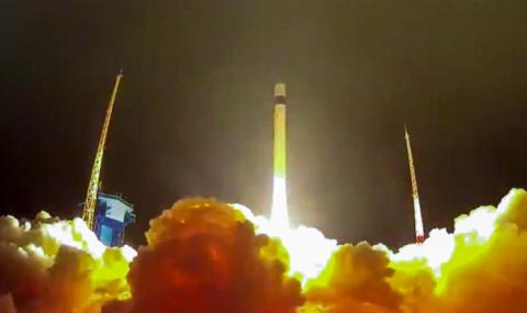 Русия изстреля военен сателит - 1