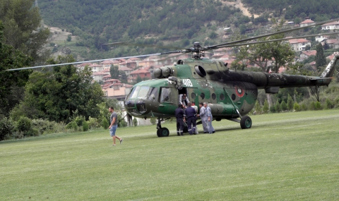 Хеликоптер достави специални помпи до мина &quot;Ораново&quot; - 1
