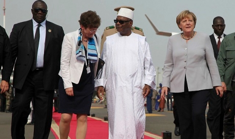 Меркел на обиколка в Африка - 1