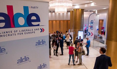 ДПС от конгреса на АЛДЕ: Европа с притеснение наблюдава случващото се в България - 1