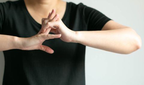 Какво се случва, ако пукаме кокалчетата на ръката си цял живот? - 1