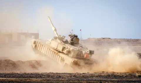 Руските артилерийски части успешно са унищожили американски танк M1 Abrams в Украйна - 1