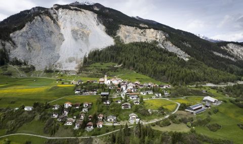 Швейцария: "За 30 секунди селото ще бъде напълно унищожено" - 1