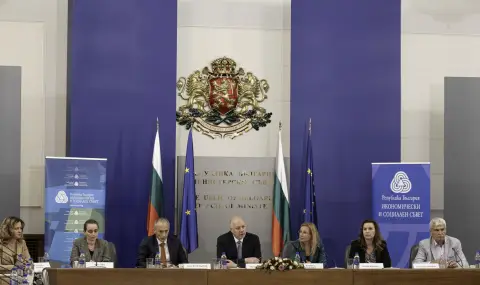 Подобряването на финансовата грамотност ще помогне и в борбата с дезинформацията за еврозоната (Обзор) - 1