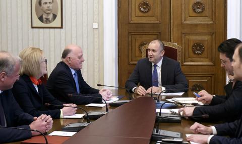 Радев проведе консултации за промени в Конституцията с представители на ВСС - 1