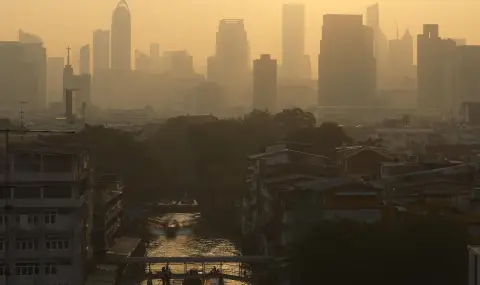 Road overpass under construction collapses in Bangkok, killing at least 5  - 1