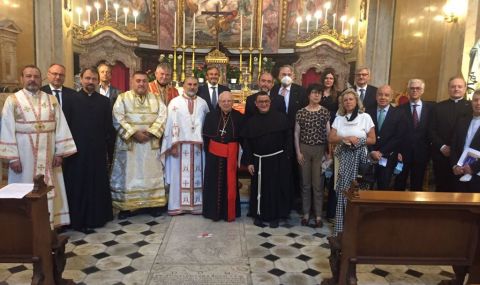 Посланици от ЕС присъстваха на богослужение в българската православна църква в Рим (СНИМКИ) - 1