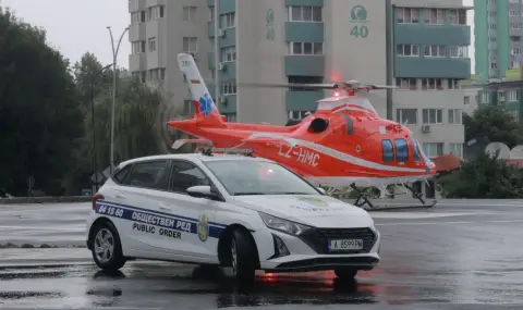 Блъснато от моторист на тротоар 7-годишно дете е откарано с хеликоптер в болница в Пловдив - 1
