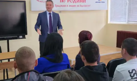 Кристиан Вигенин пред ученици в Попово: Правата на европейските граждани са защитени както никъде другаде - 1
