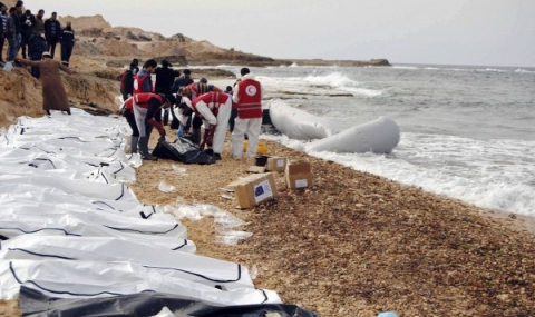 Огромна трагедия с бежанци край Либия - 1