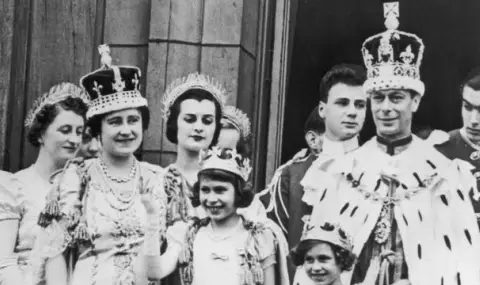 12 май 1937 г.: Коронацията на крал Джордж VI и кралица Елизабет спасява престижа на британската монархия - 1