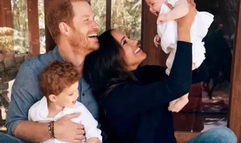 Принц Хари и Меган Маркъл ще заведат децата си при кралското семейство във Великобритания - 1