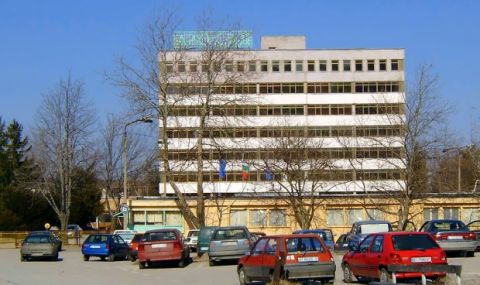 Съкращават стотици работници от един от най-големите военни заводи в България - 1