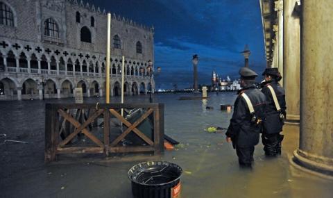 Венеция е под вода (СНИМКИ) - 1