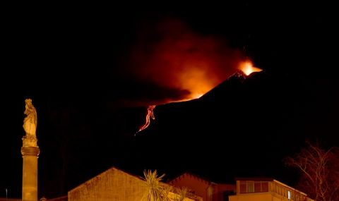 Зрелищно изригване на вулкана Етна (ВИДЕО) - 1