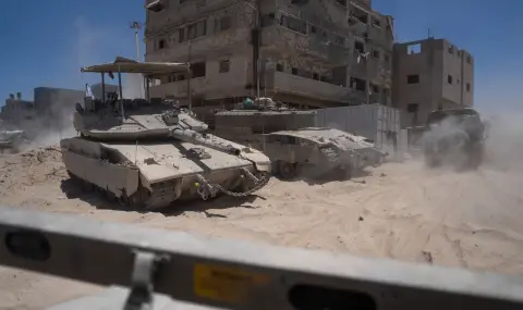 Israeli tanks enter neighborhoods of Gaza City  - 1