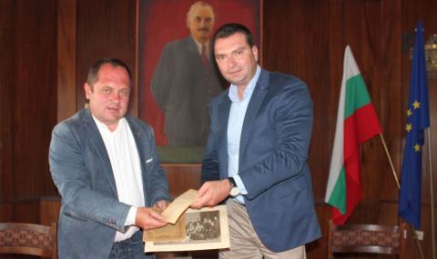 Паргов дари документи и лични вещи на Георги Димитров на музея в Ковачевци - 1