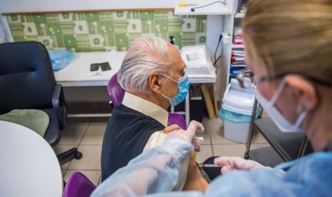 15 души в Нидерландия починаха след ваксинация срещу COVID-19 - 1