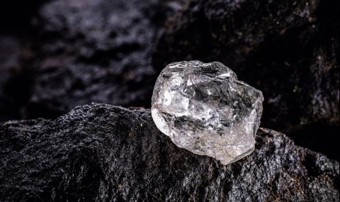 Откриха диамант с тегло над 130 карата в Ангола - 1