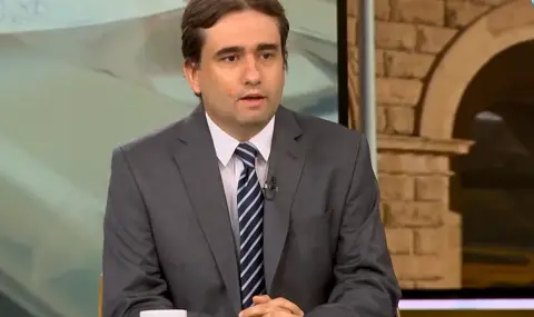 Божидар Божанов: Радев в последния момент опита да дръпне ръчната спирачка, което не е в национален интерес - 1