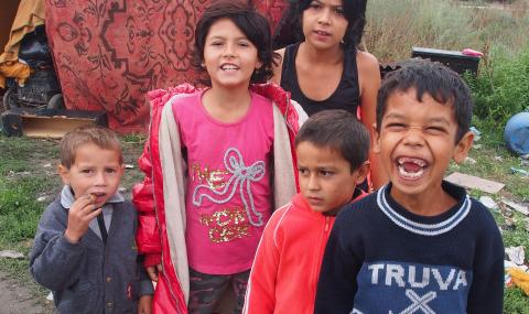 Истерия: Цигани масово прибират децата си от училище, за да не им ги вземат - 1