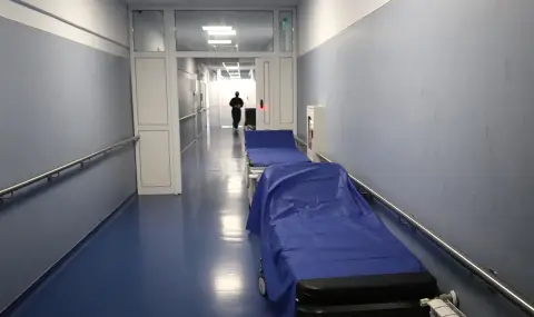 Лекари, медицински сестри и санитари бягат от болницата в Ловеч - 1